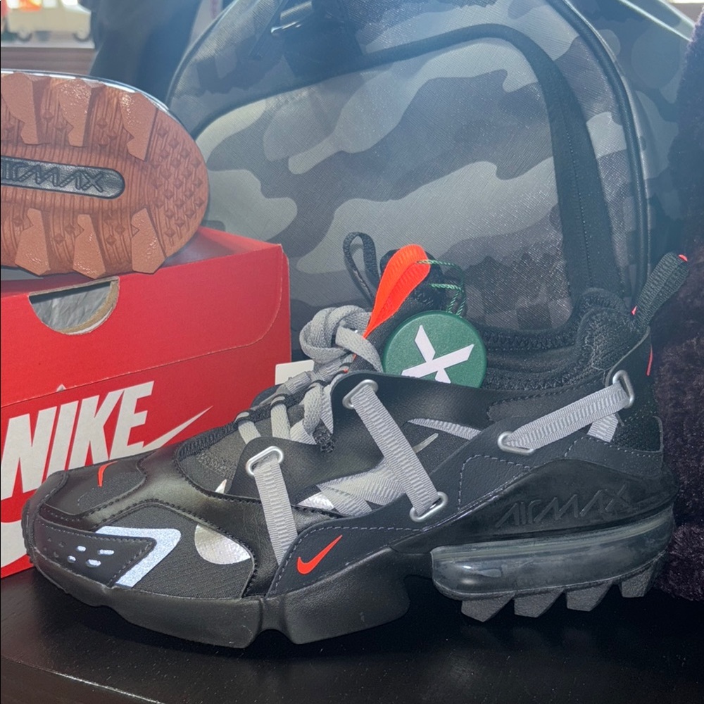 Nike Air Max Black and Gray Sneakers